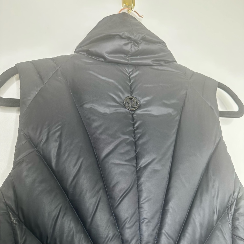 Lululemon Get Down Reversible Vest in Black - Picture 7 of 9
